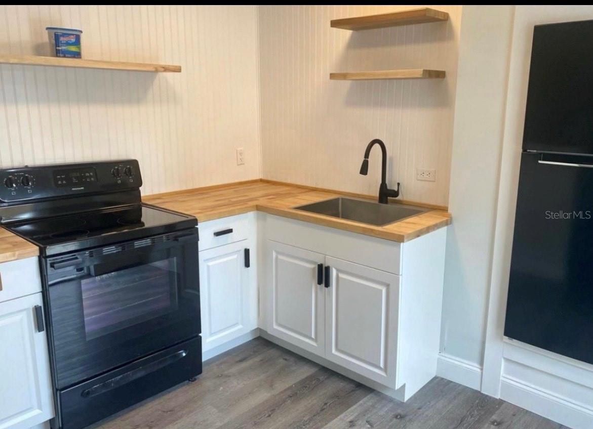 CRESENT LAKE GARDENS - Residential Income