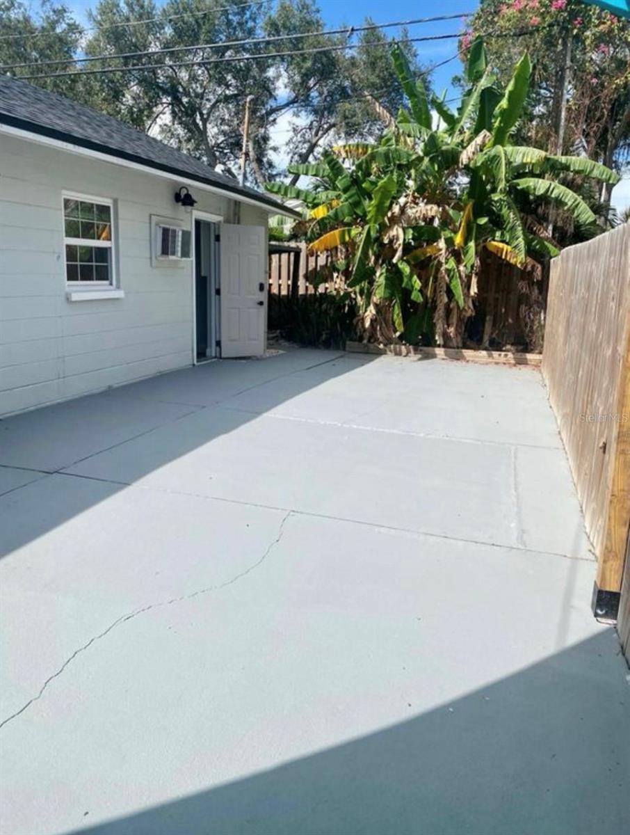 CRESENT LAKE GARDENS - Residential Income