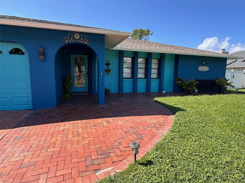 Photo of 914 Plum Tree Lane, Sarasota, FL 34243 (MLS # TB8443581)