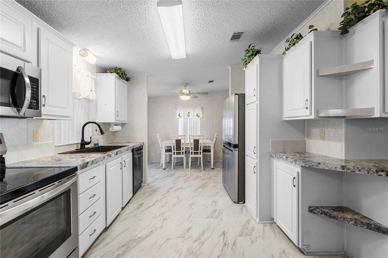 GRAND HORIZONS PH 01 - Residential