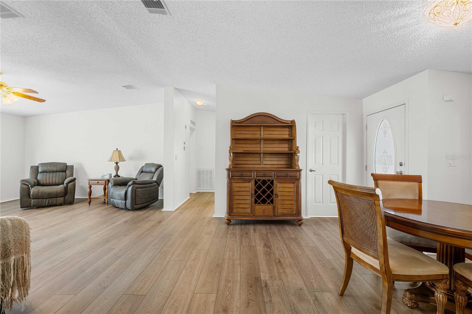 GRAND HORIZONS PH 01 - Residential