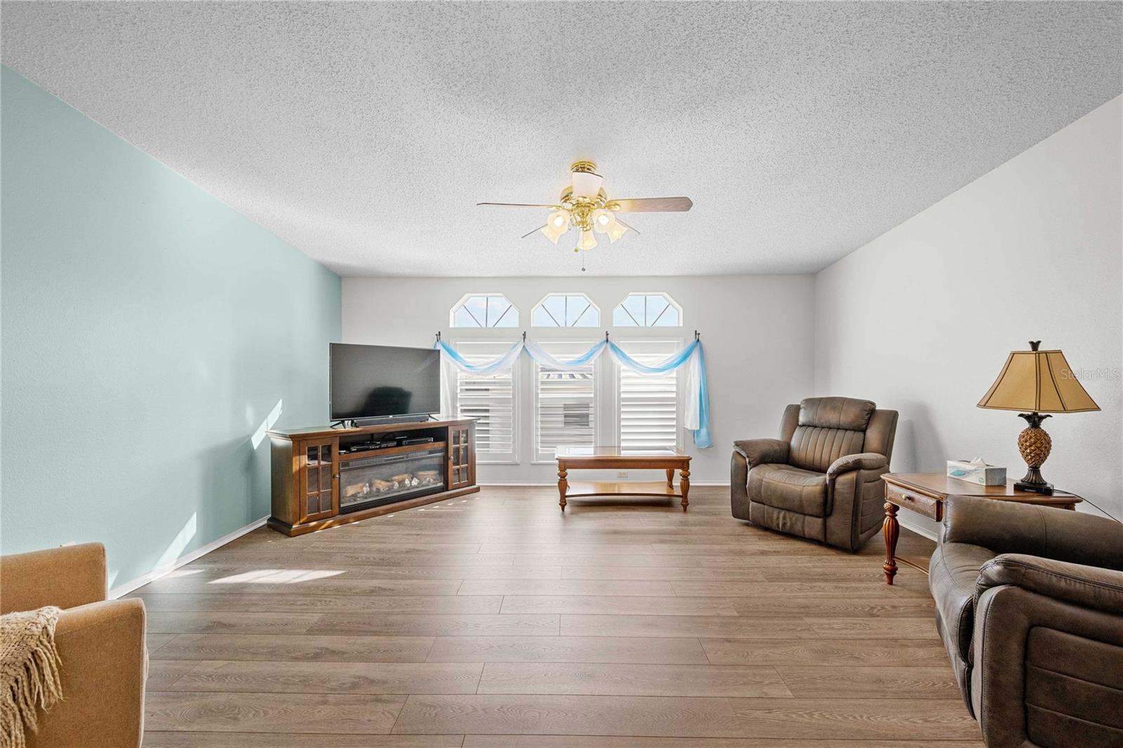 GRAND HORIZONS PH 01 - Residential