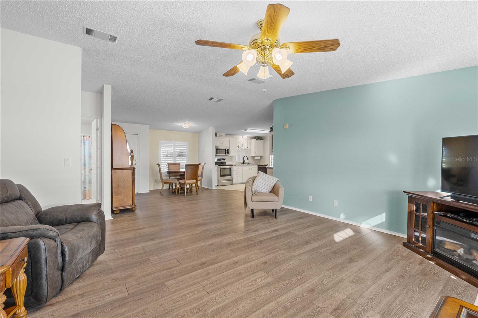 GRAND HORIZONS PH 01 - Residential