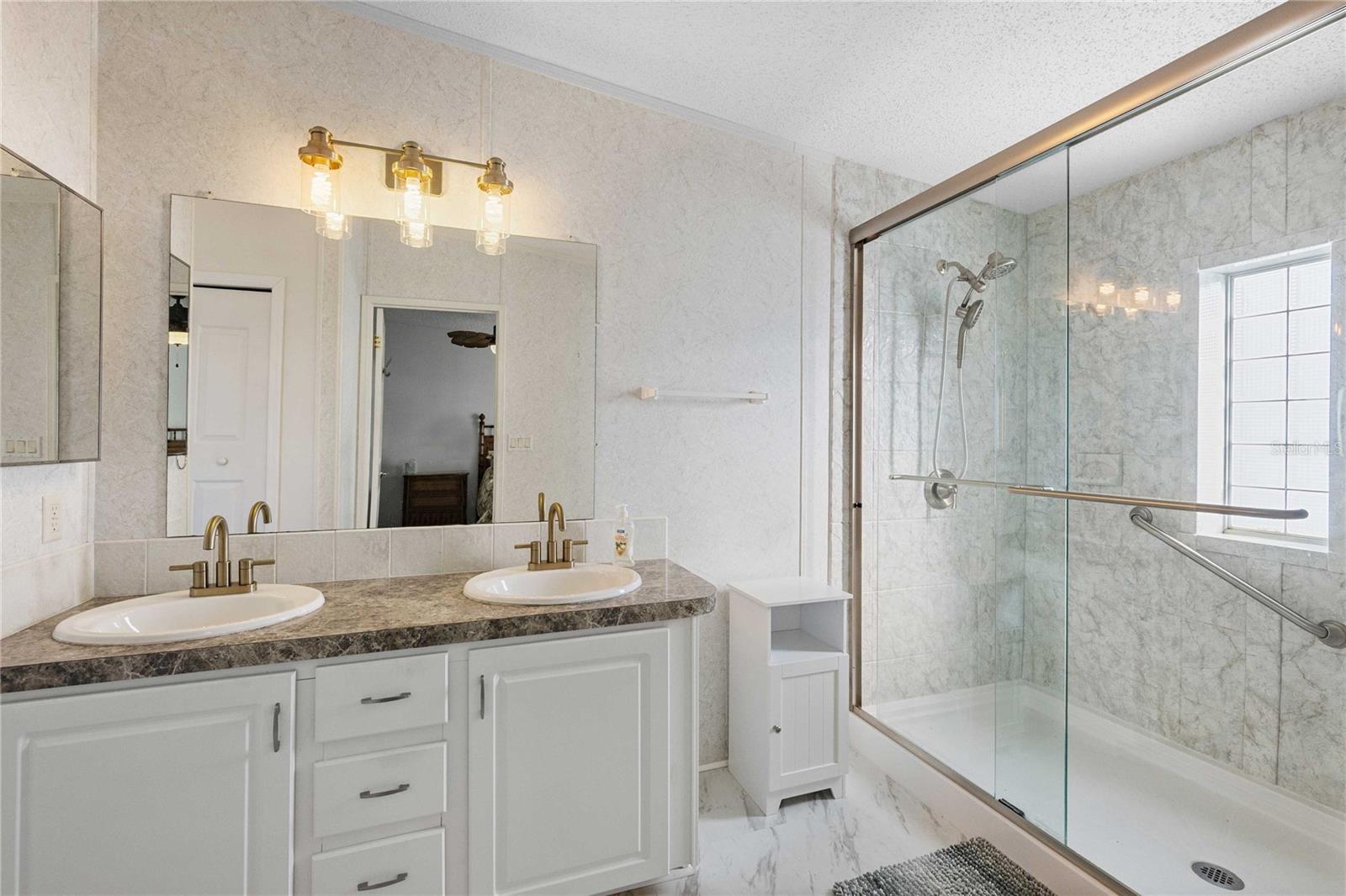 GRAND HORIZONS PH 01 - Residential