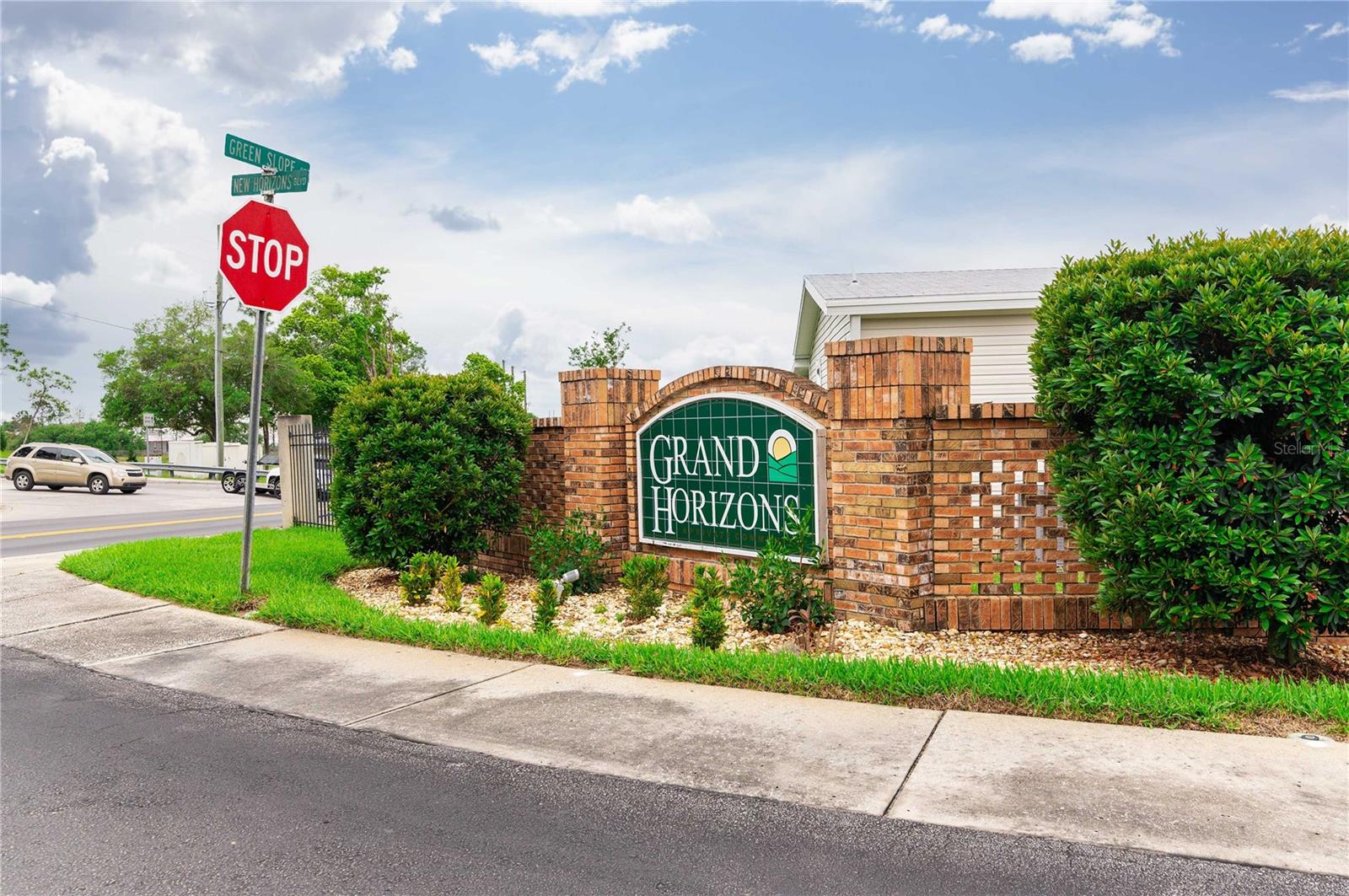 GRAND HORIZONS PH 01 - Residential