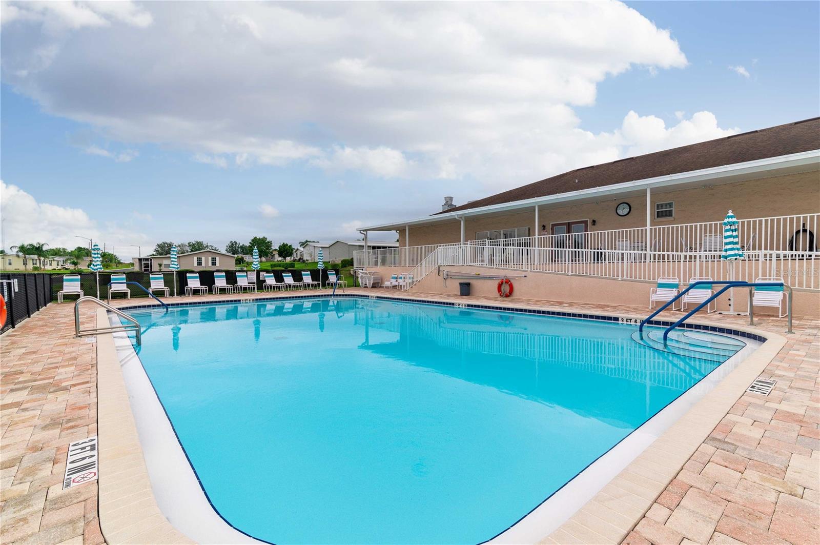 GRAND HORIZONS PH 01 - Residential