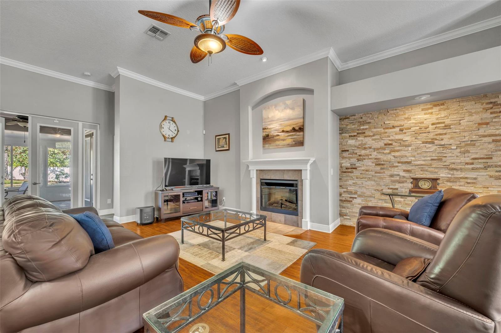 419 E BLUE WATER EDGE DRIVE