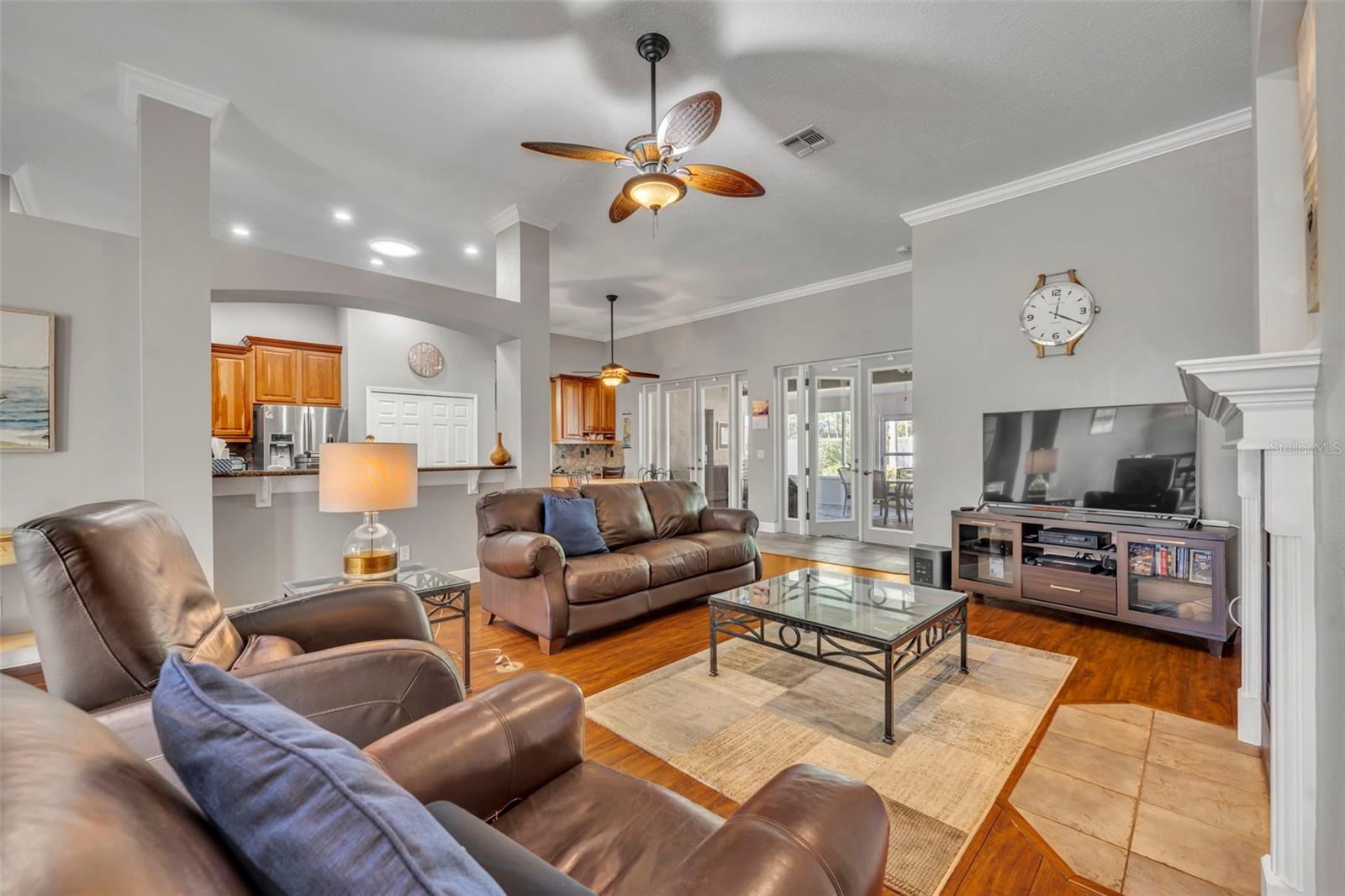 419 E BLUE WATER EDGE DRIVE