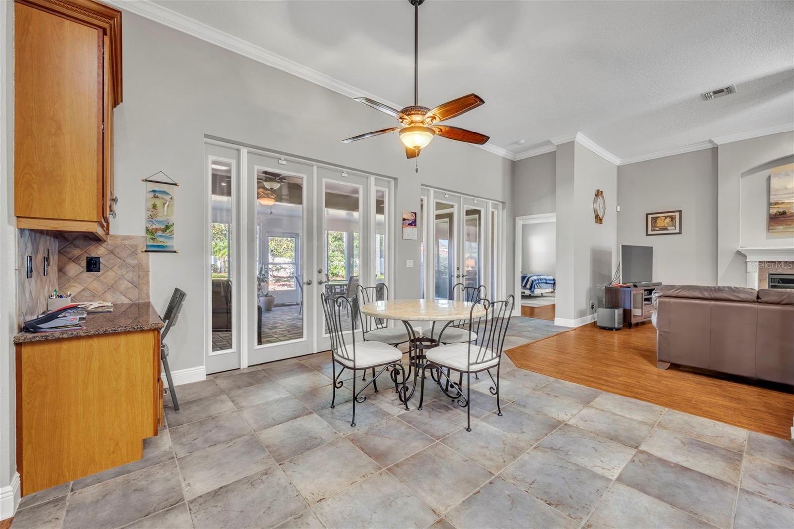 BLUE LAKE ESTATES - Residential