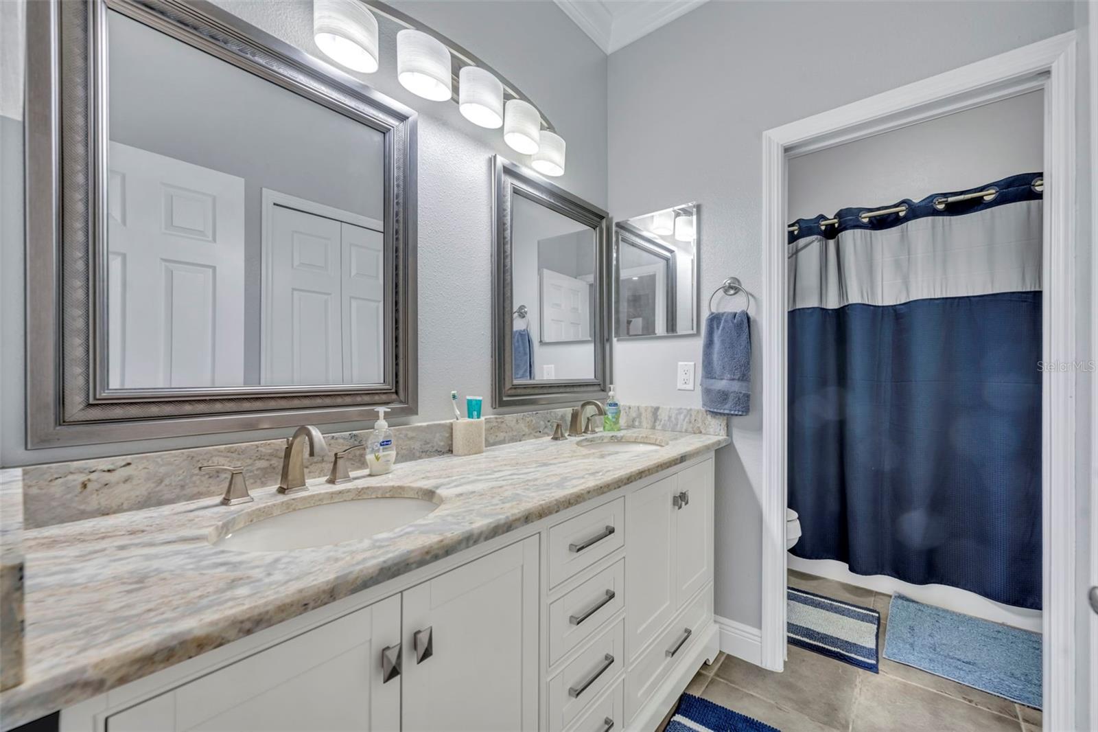 BLUE LAKE ESTATES - Residential