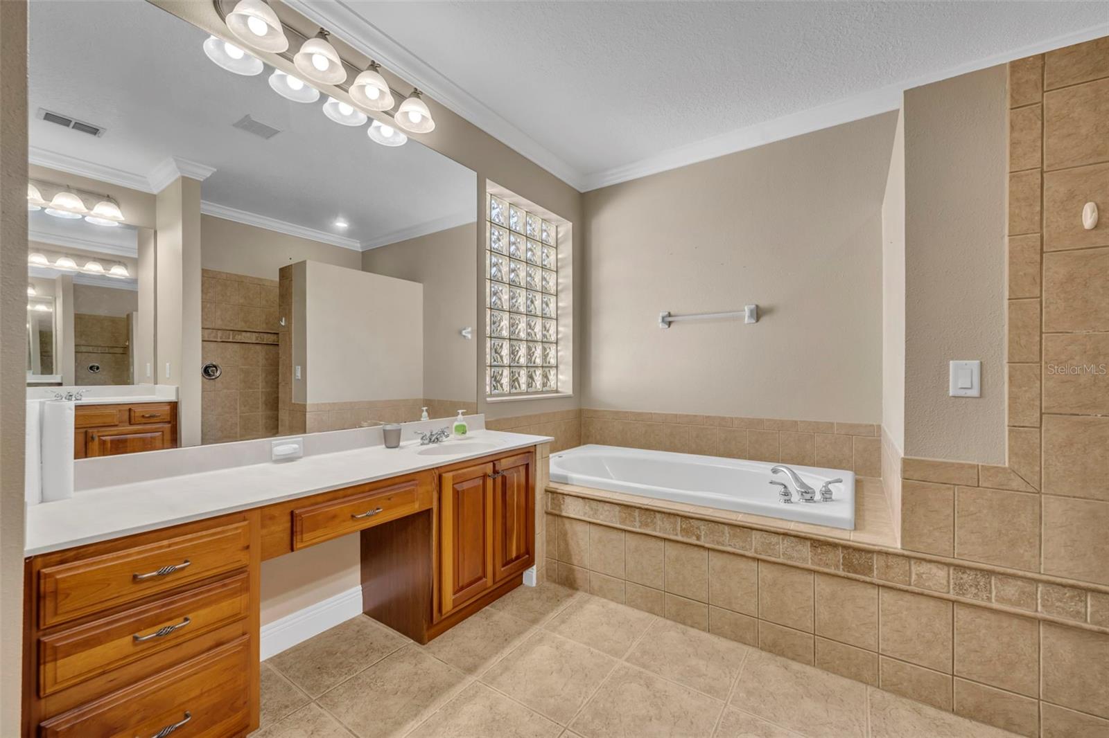 BLUE LAKE ESTATES - Residential