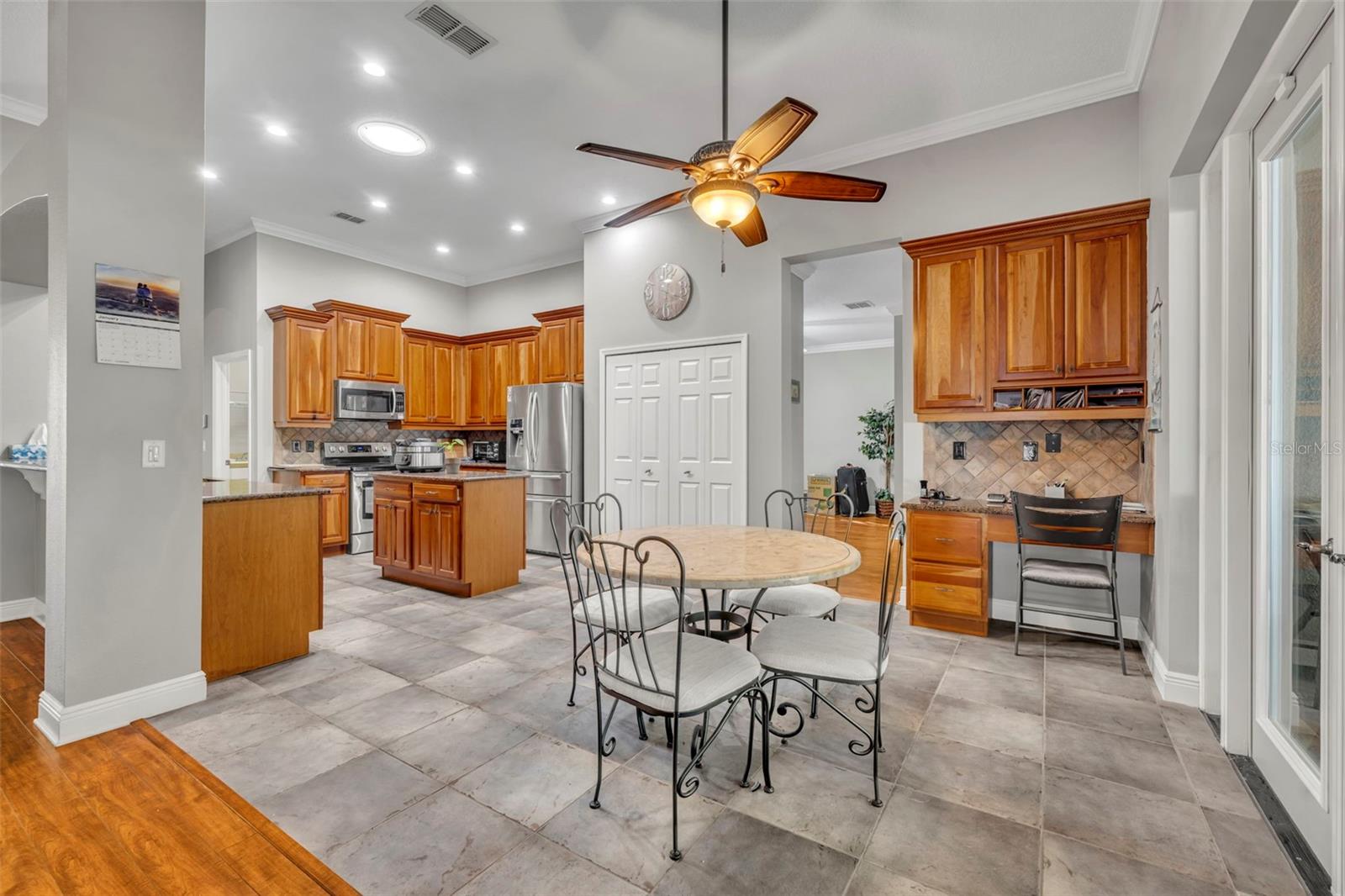 BLUE LAKE ESTATES - Residential