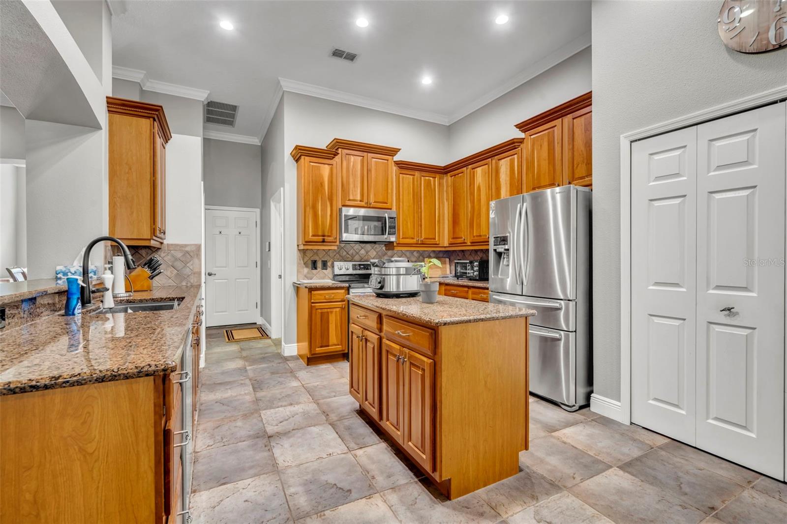 BLUE LAKE ESTATES - Residential