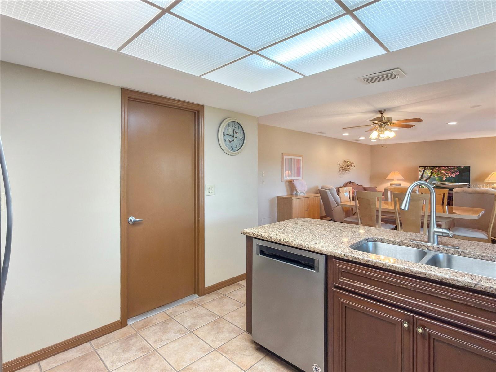 HIGHGATE B CONDO - Residential