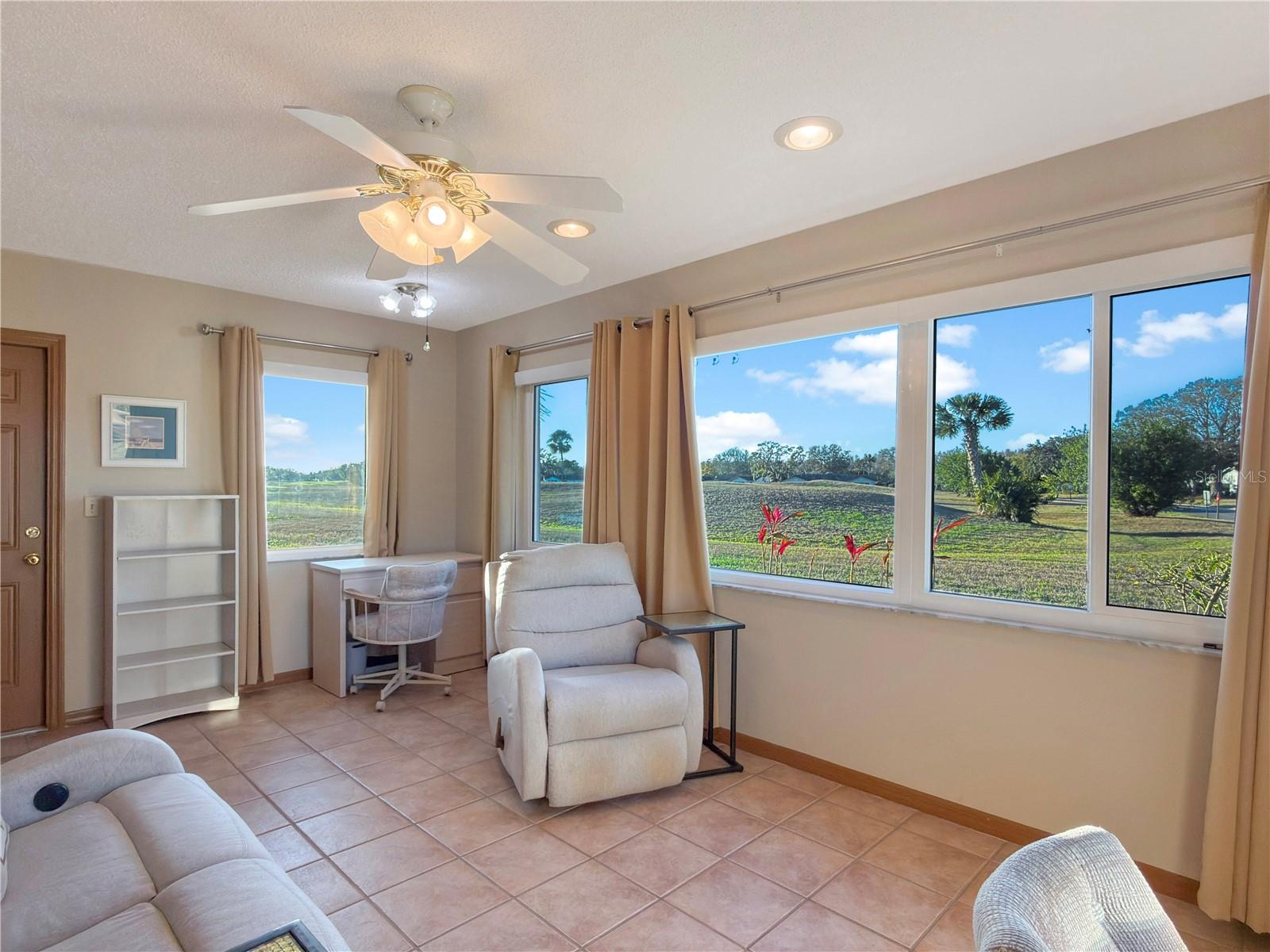 HIGHGATE B CONDO - Residential