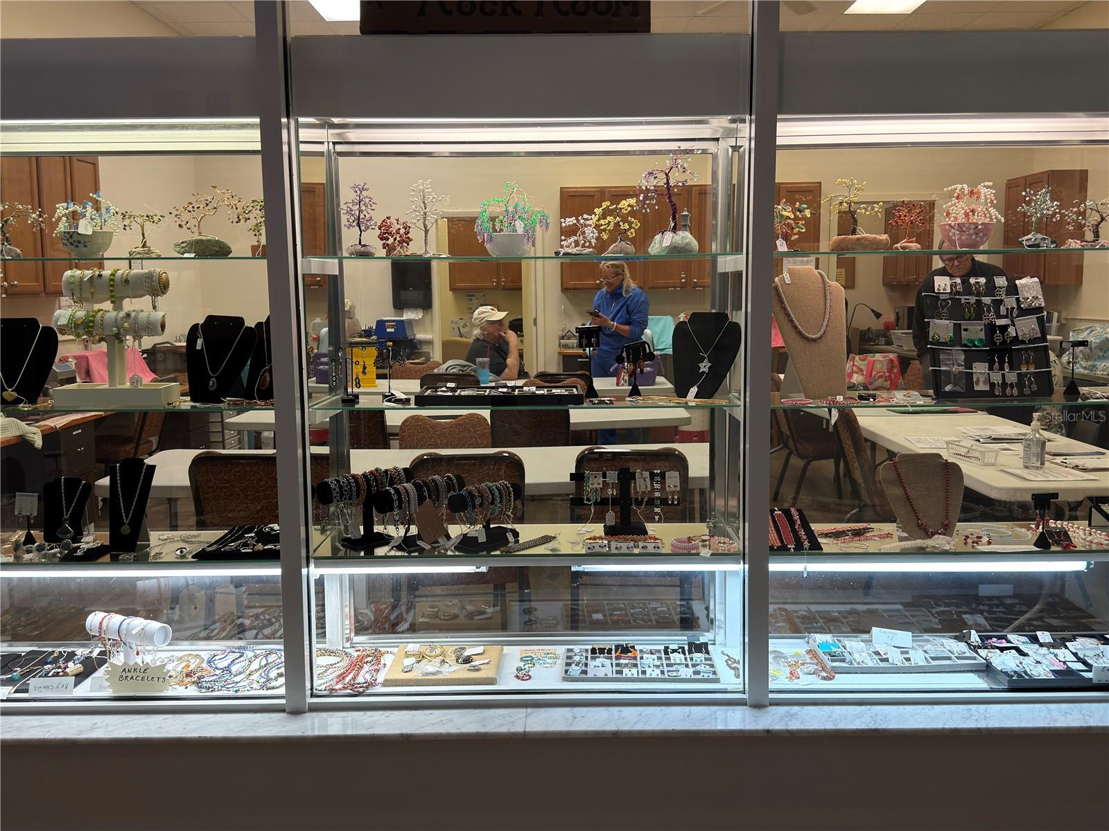 HIGHGATE B CONDO - Residential