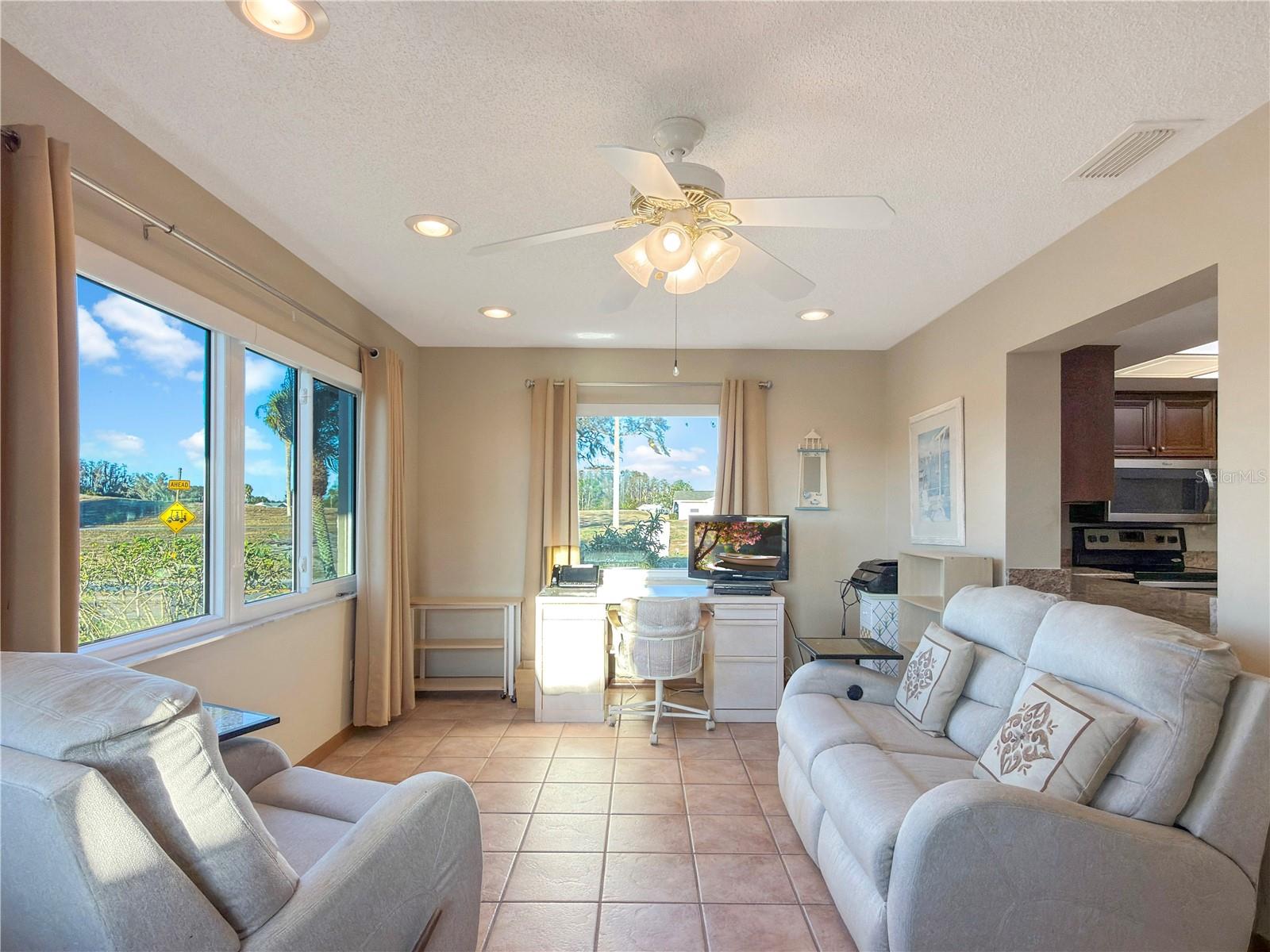 HIGHGATE B CONDO - Residential