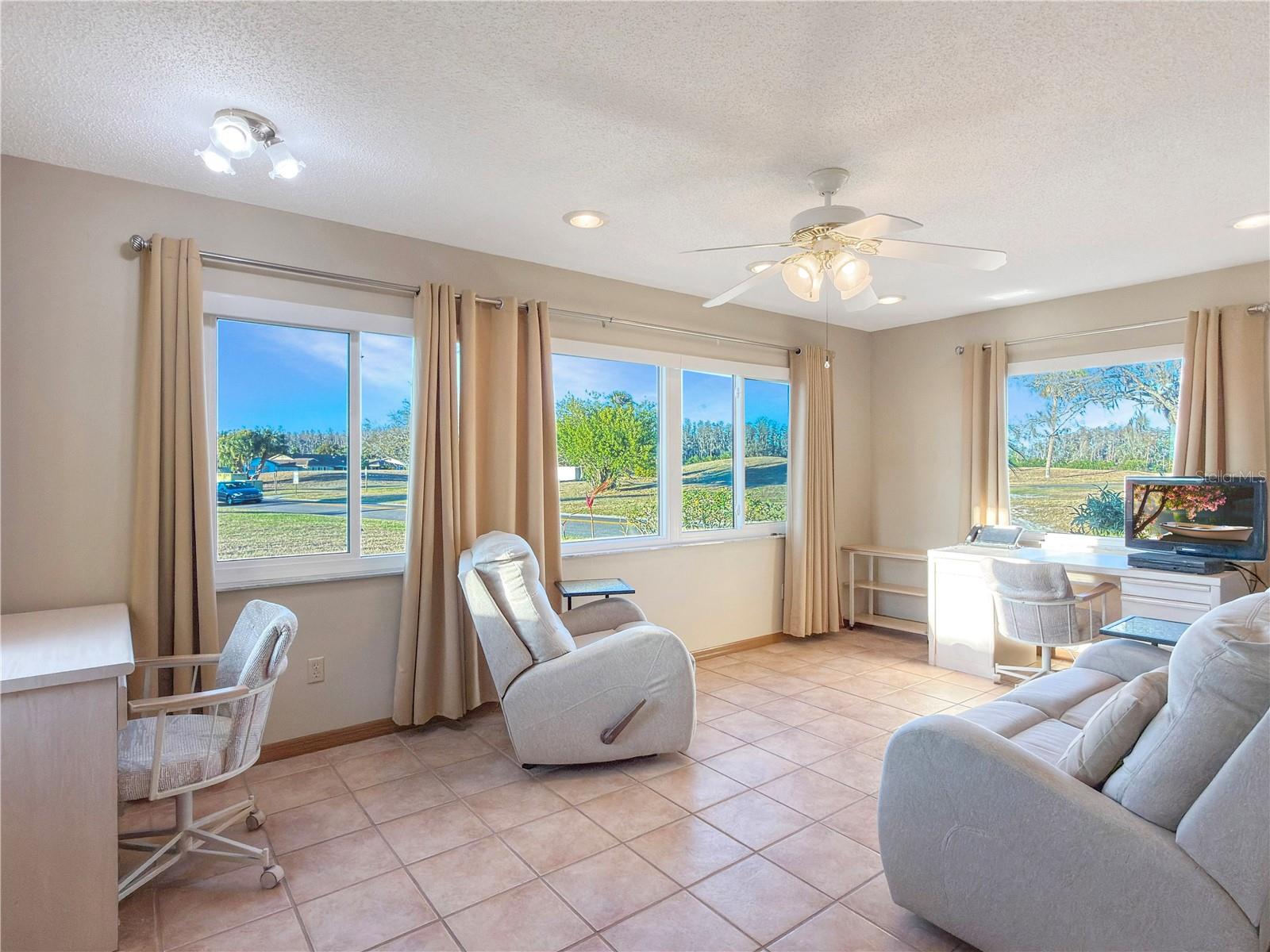 HIGHGATE B CONDO - Residential