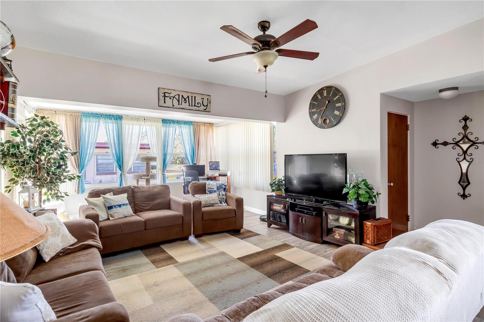 SOUTH PINECREST 2ND ADD - Residential