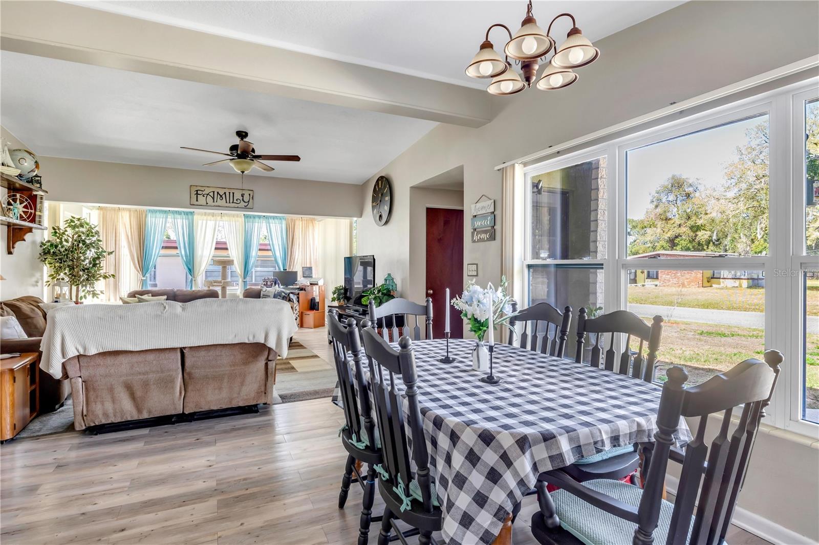 SOUTH PINECREST 2ND ADD - Residential