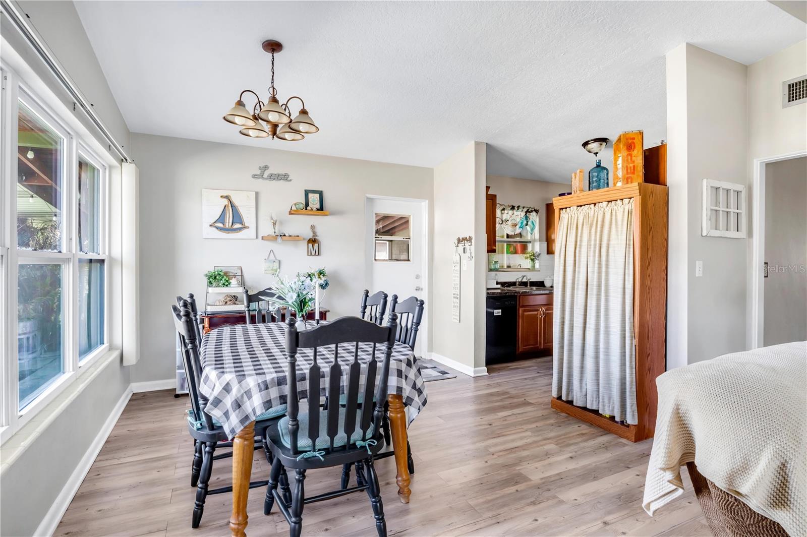 SOUTH PINECREST 2ND ADD - Residential