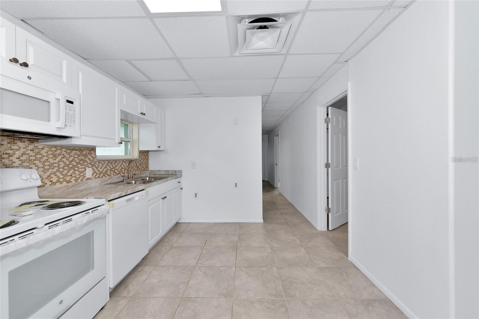 PORT CHARLOTTE SUB 39 - Residential Lease
