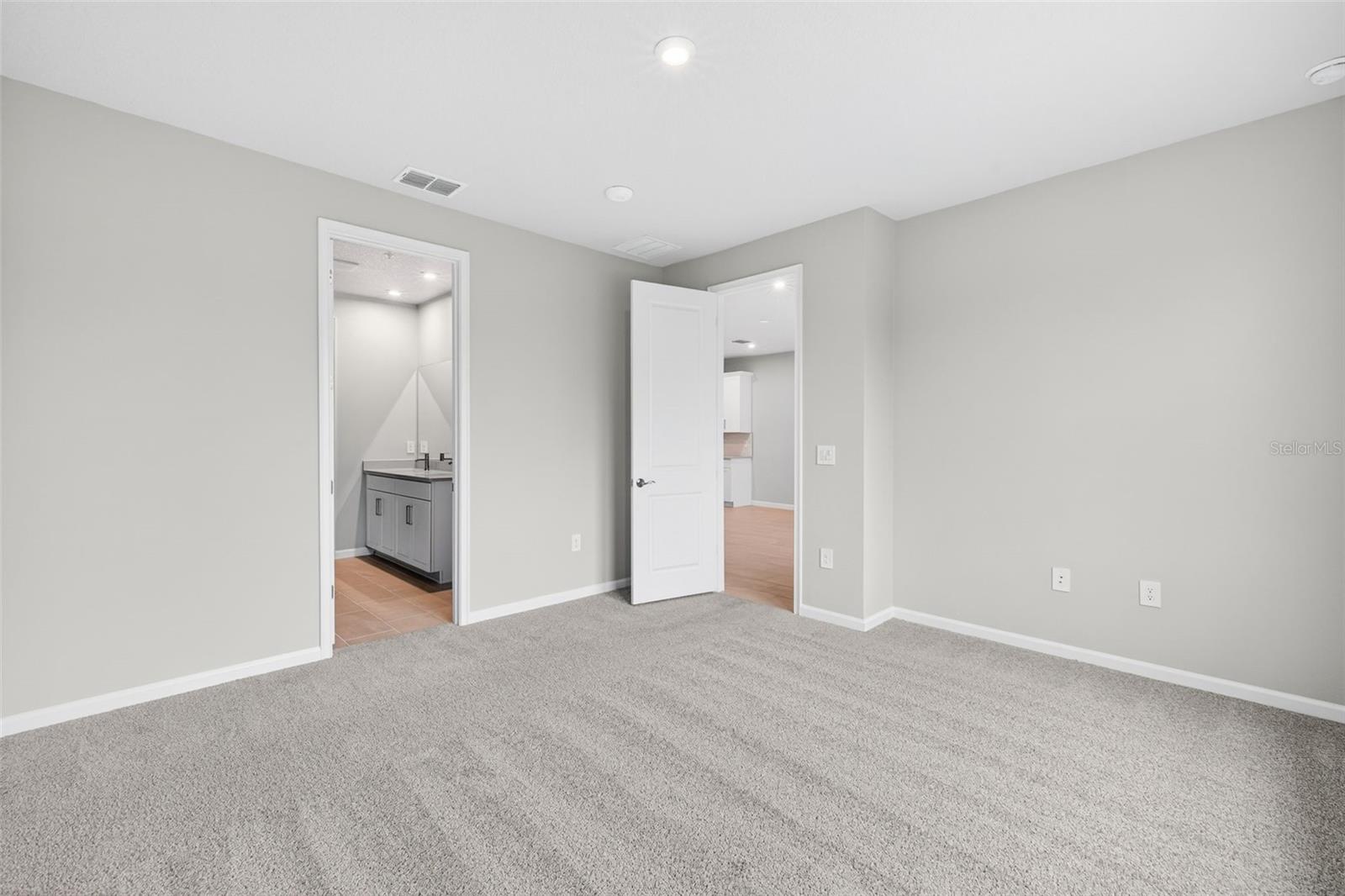 LAKESPUR AT WELLEN PARK - Residential