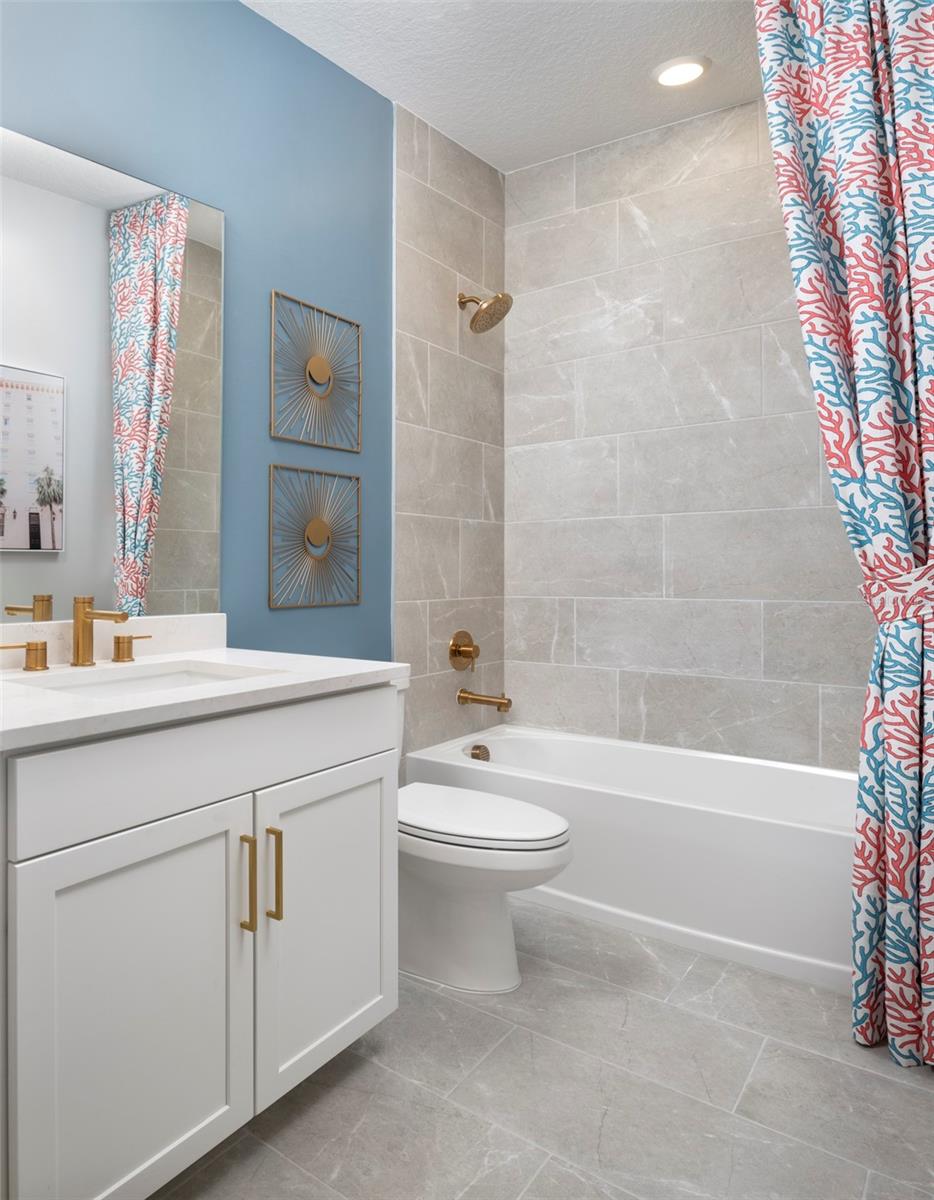 LAKESPUR AT WELLEN PARK - Residential