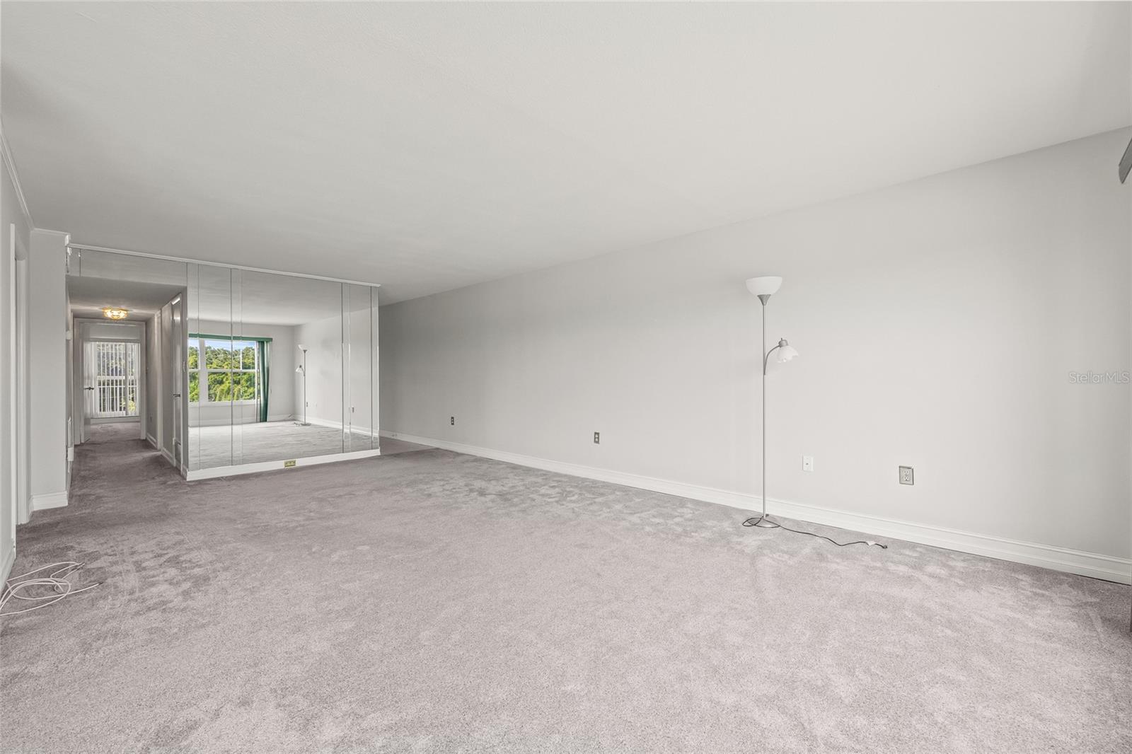 PENTHOUSE GROVES - Residential