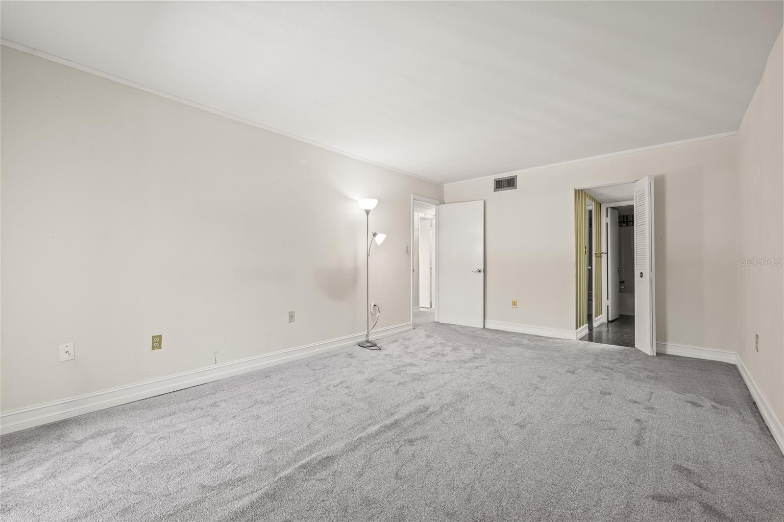 PENTHOUSE GROVES - Residential