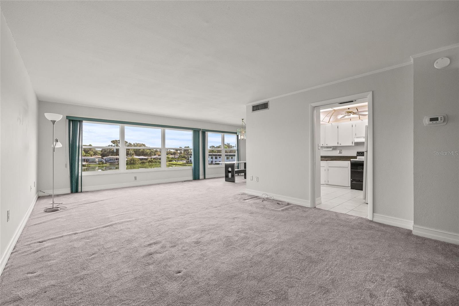 PENTHOUSE GROVES - Residential