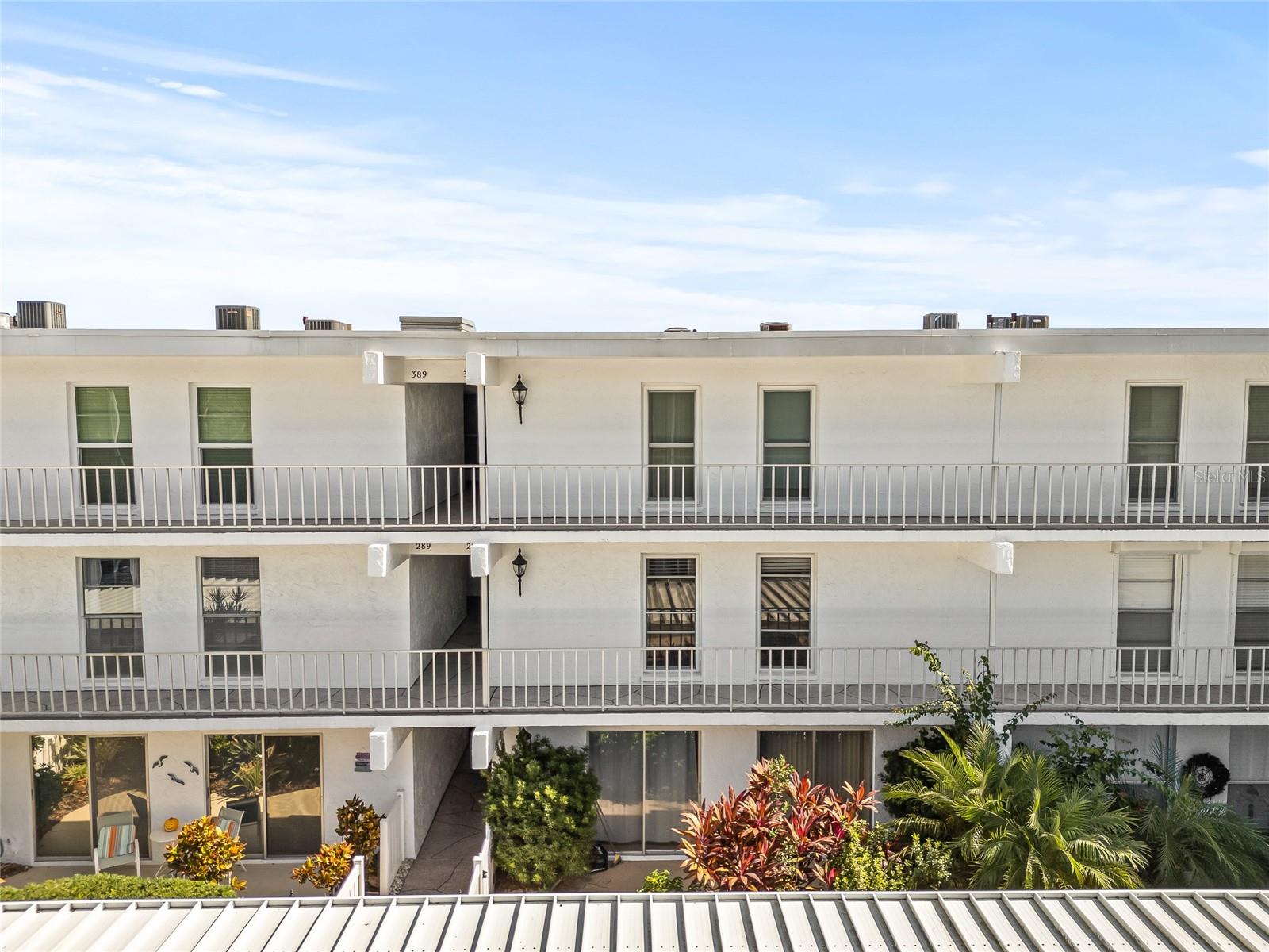 PENTHOUSE GROVES - Residential