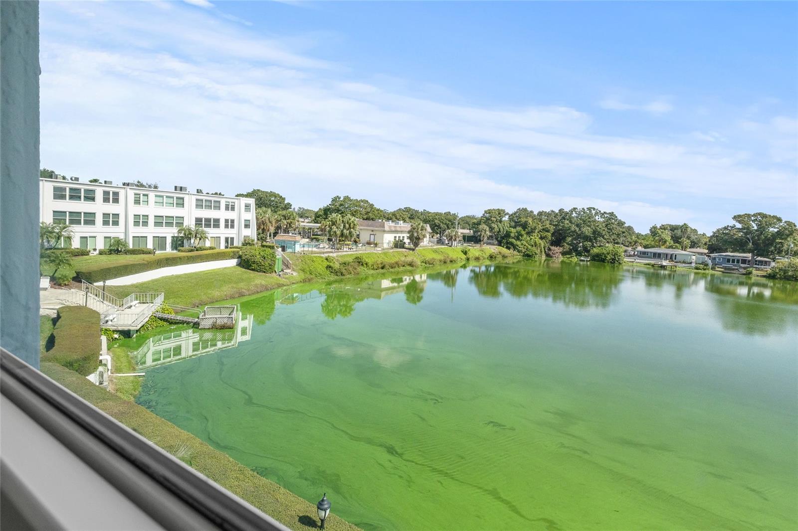 PENTHOUSE GROVES - Residential