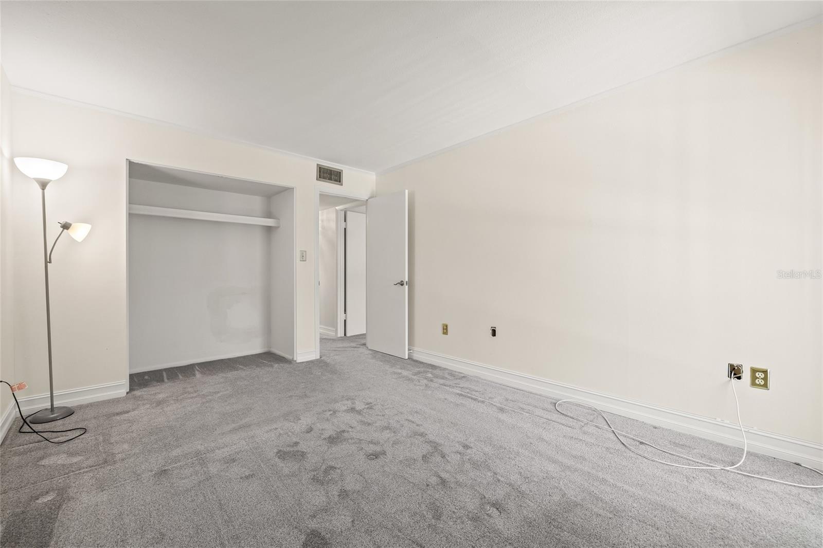 PENTHOUSE GROVES - Residential