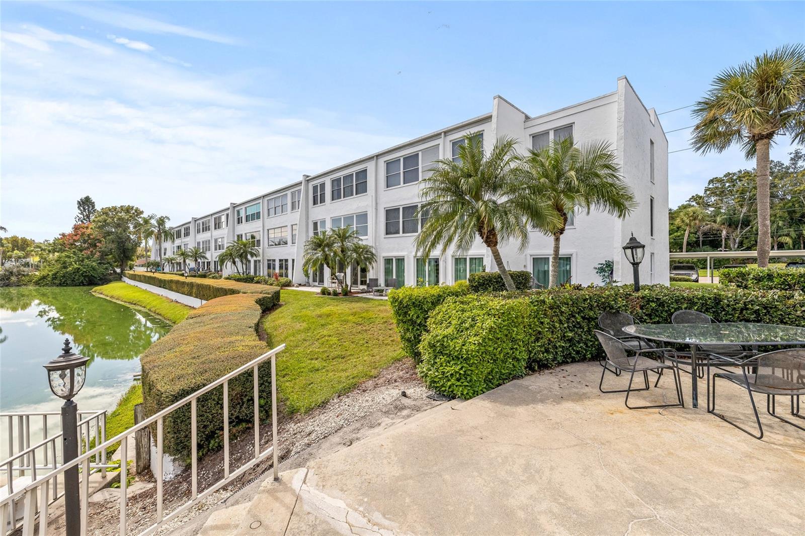 PENTHOUSE GROVES - Residential