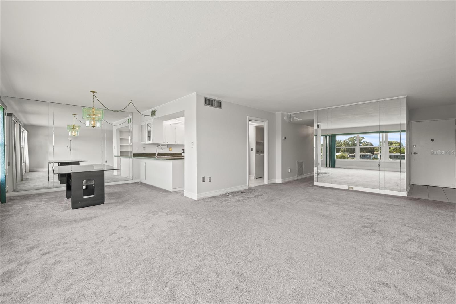 PENTHOUSE GROVES - Residential