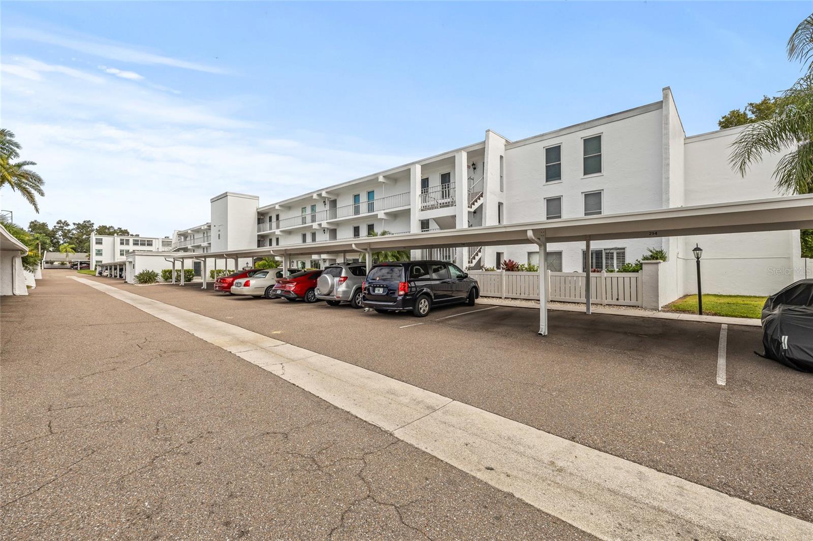 PENTHOUSE GROVES - Residential