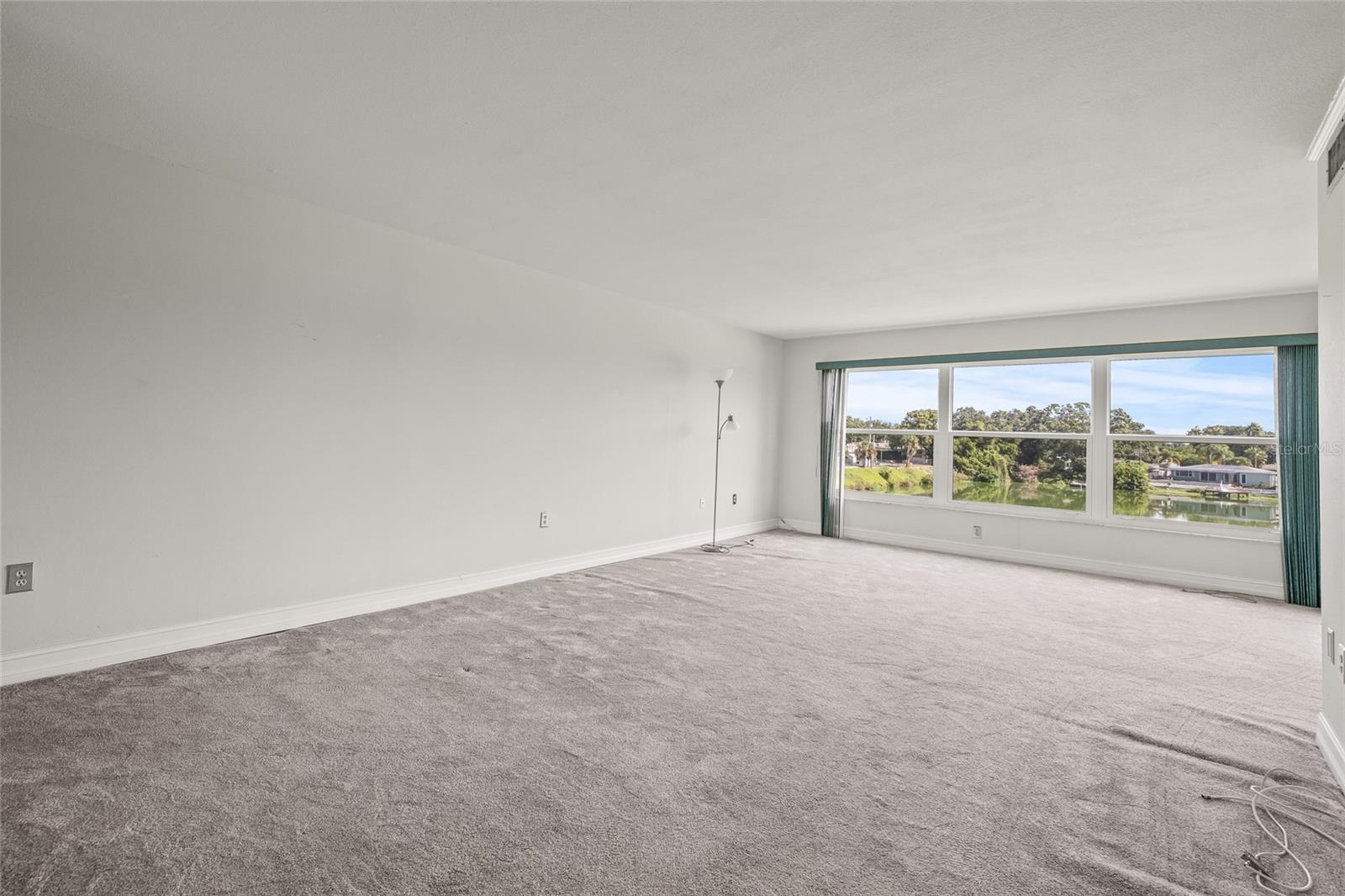 PENTHOUSE GROVES - Residential