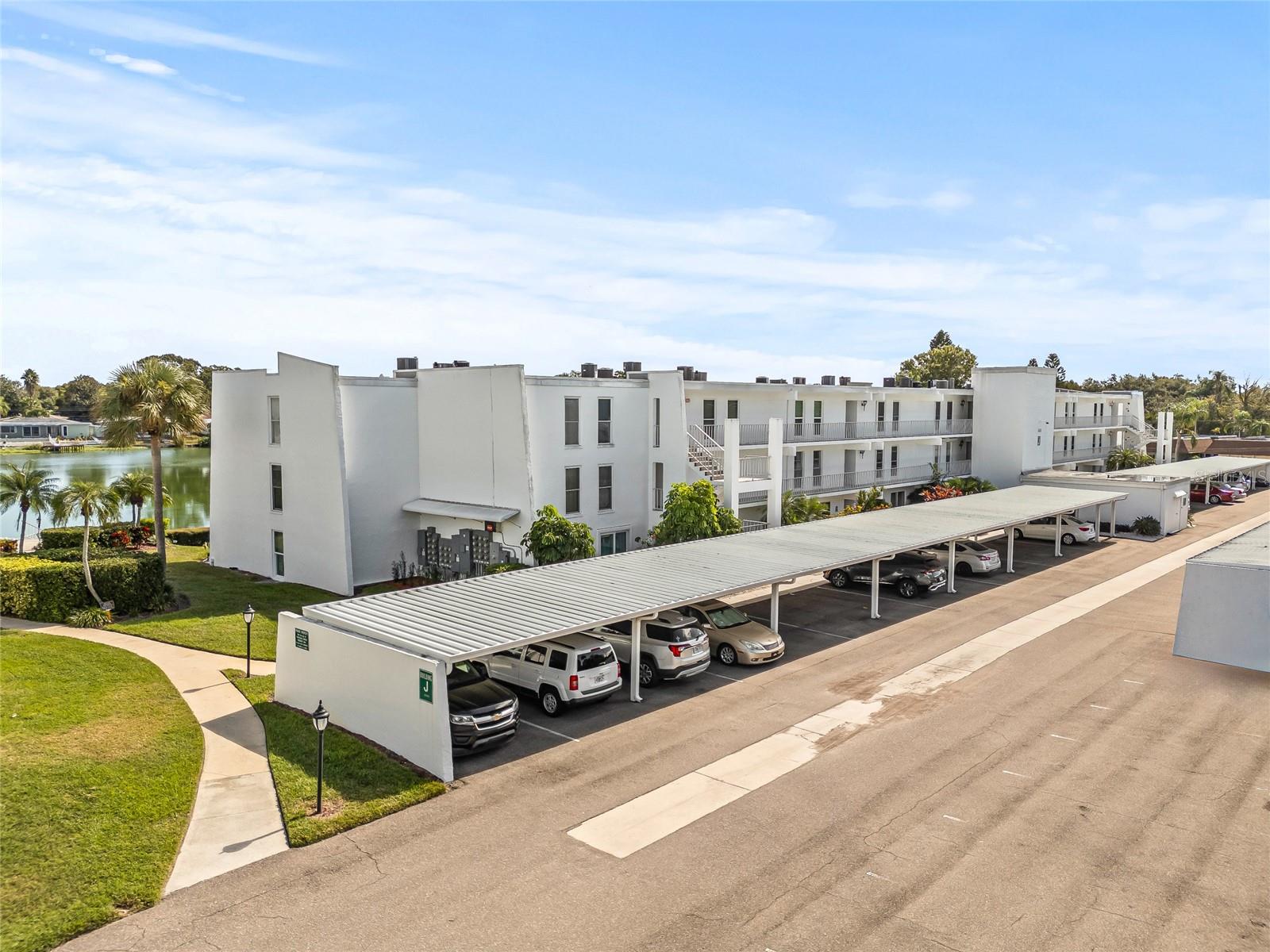 PENTHOUSE GROVES - Residential