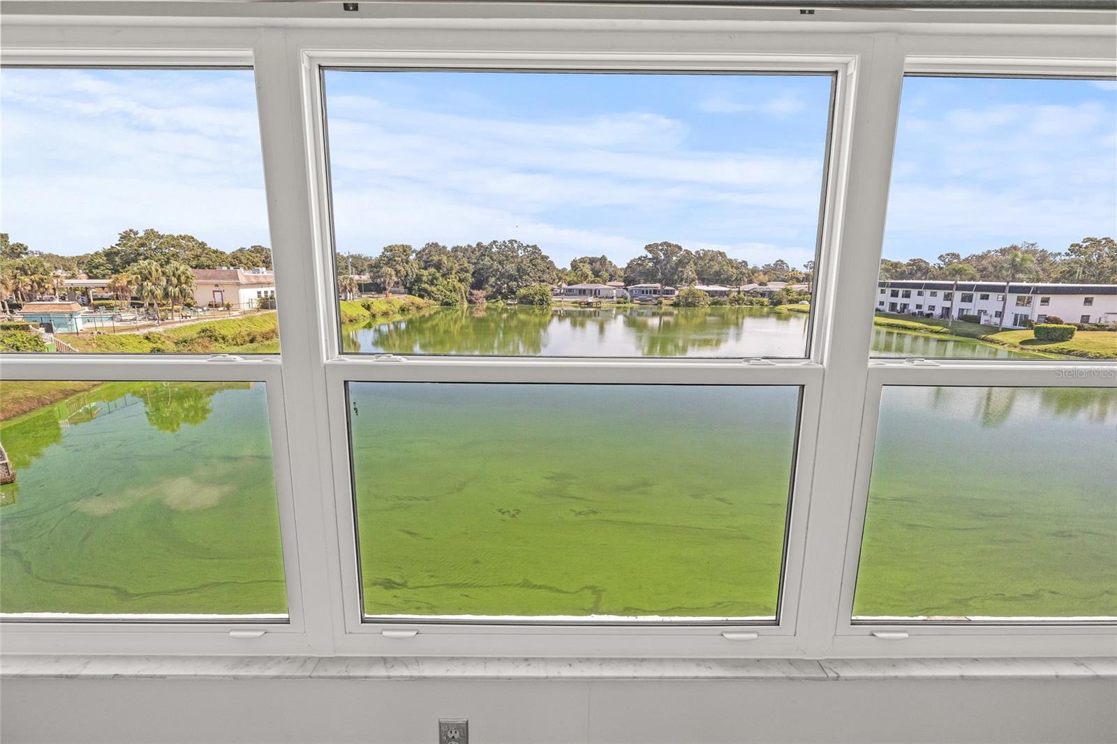 PENTHOUSE GROVES - Residential