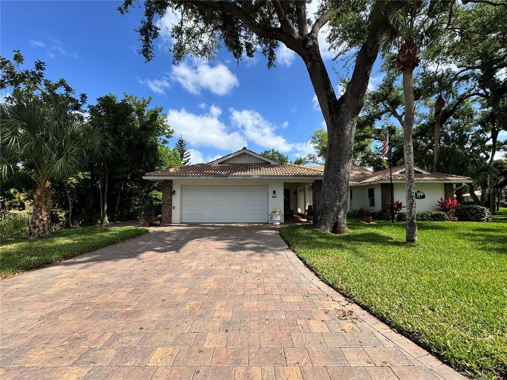Photo of 3601 Garden Lakes Clenet, Bradenton, FL 34203 (MLS # A4688081)