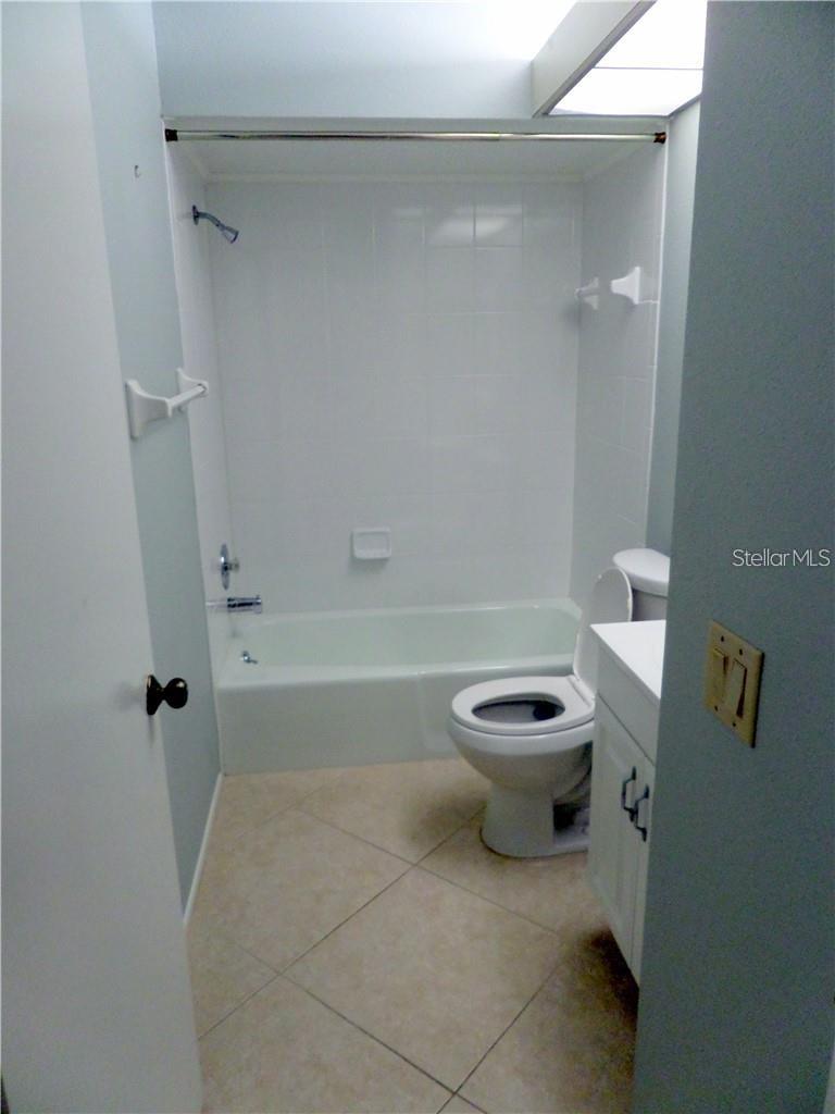 GARDEN LAKES VILLAGE SEC 2 - Residential Lease