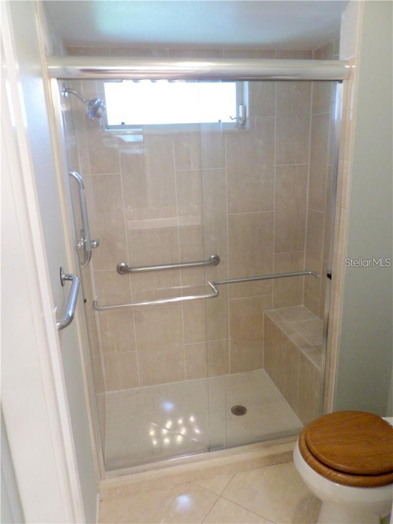 GARDEN LAKES VILLAGE SEC 2 - Residential Lease