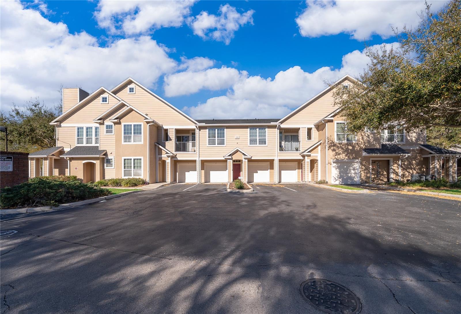 BORDEAUX BLDG 1 - Residential