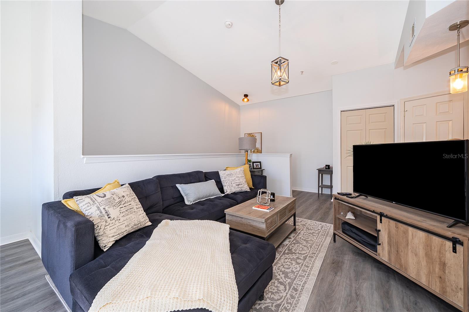 BORDEAUX BLDG 1 - Residential