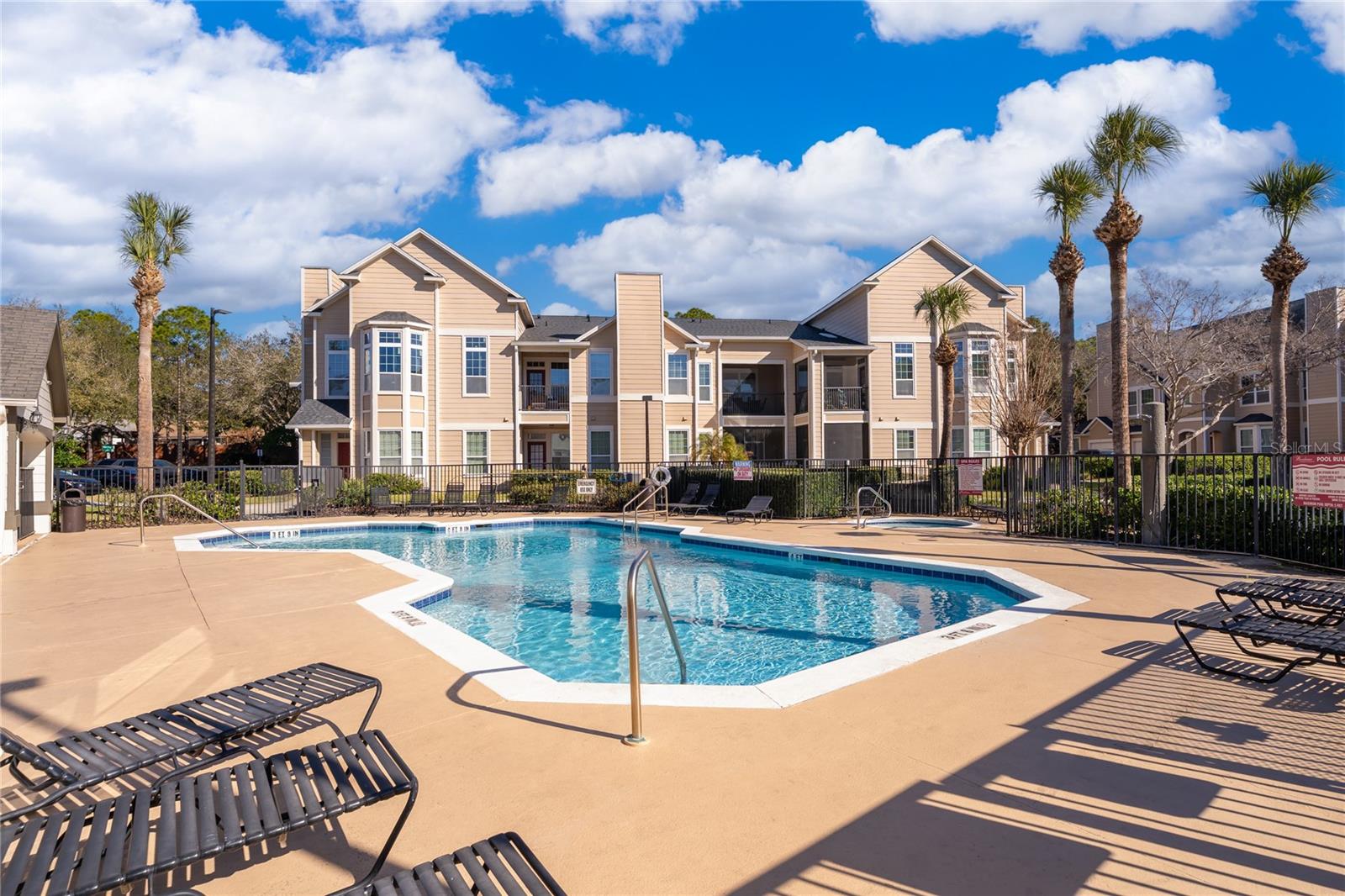 BORDEAUX BLDG 1 - Residential