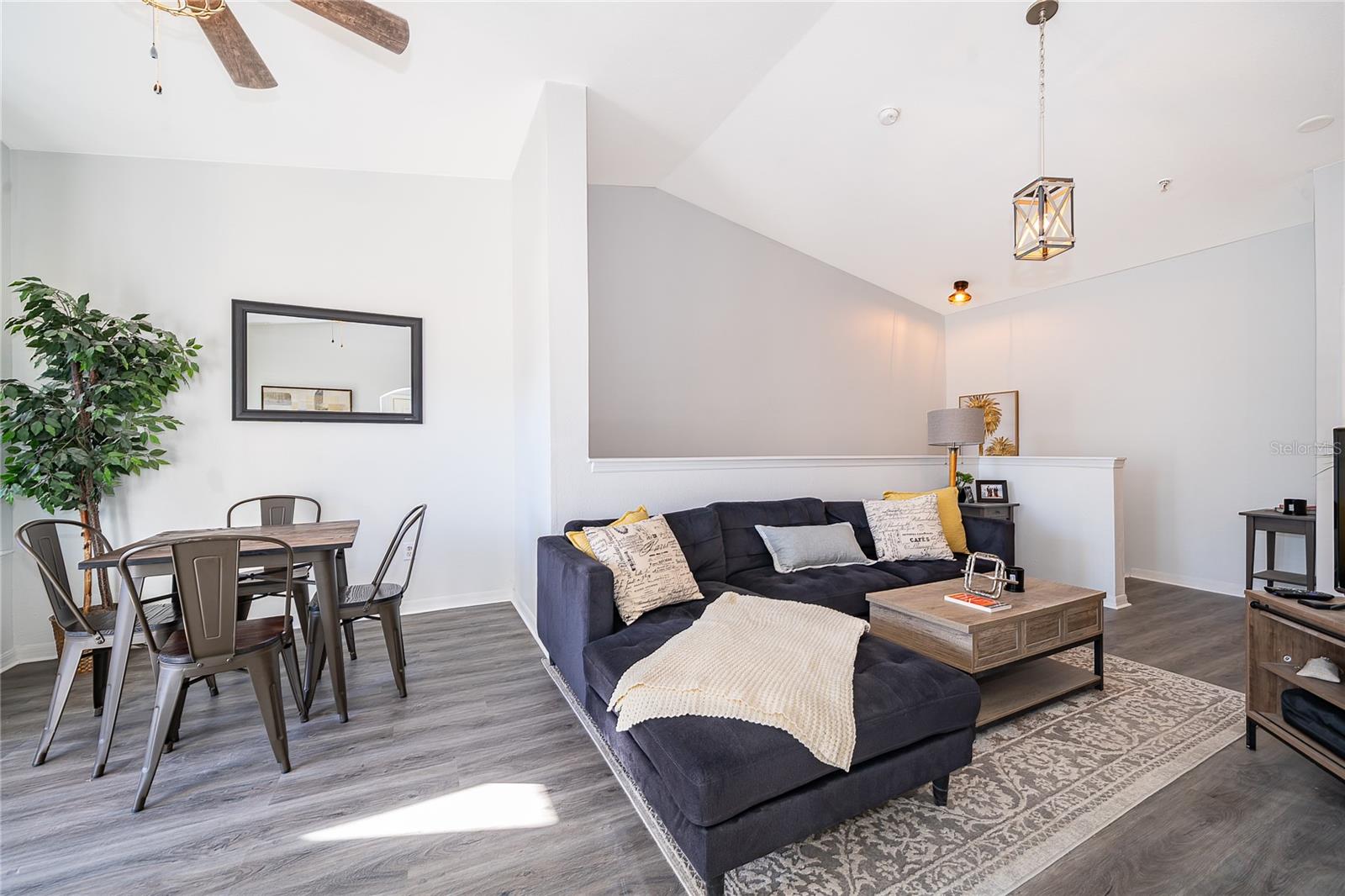 BORDEAUX BLDG 1 - Residential