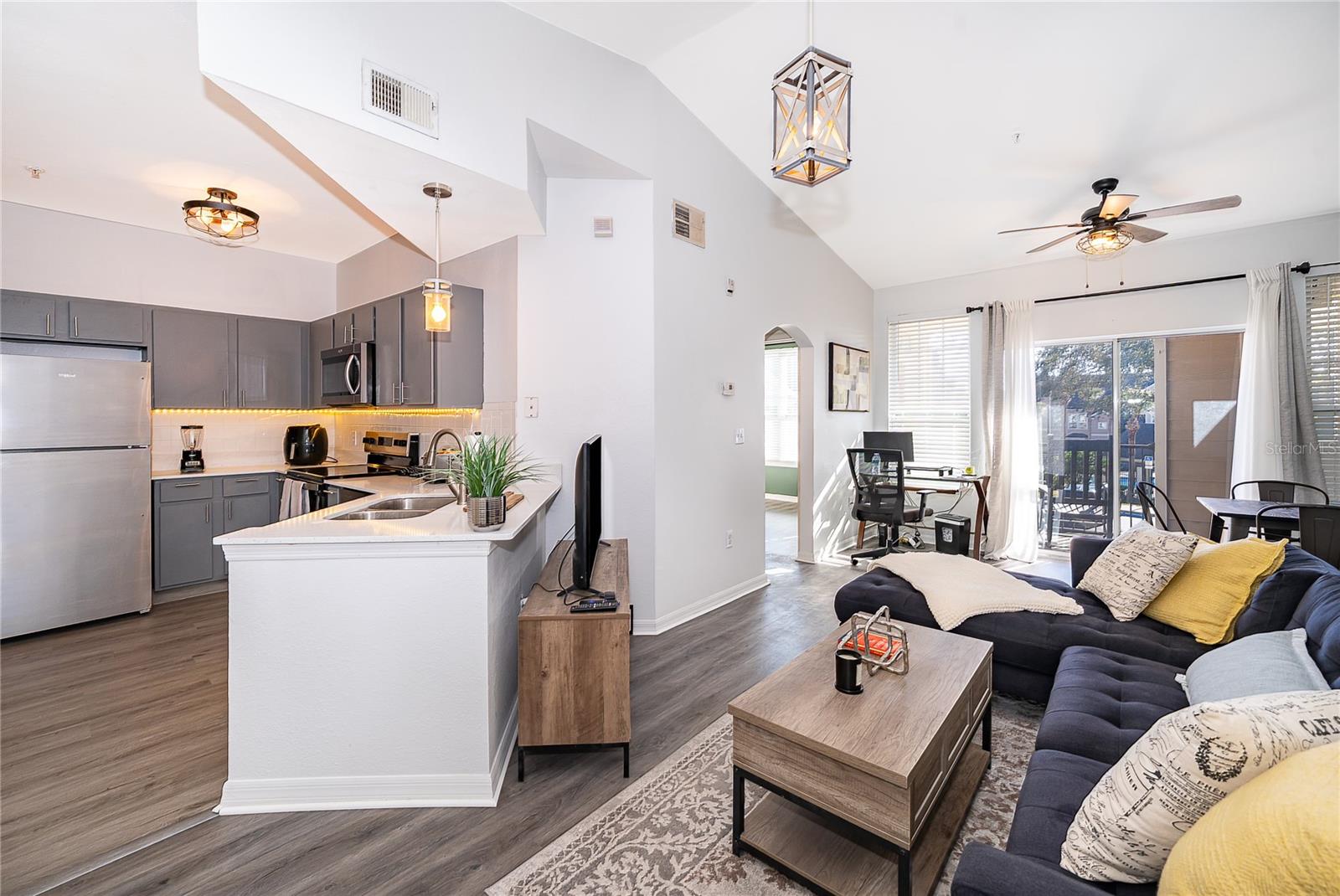 BORDEAUX BLDG 1 - Residential