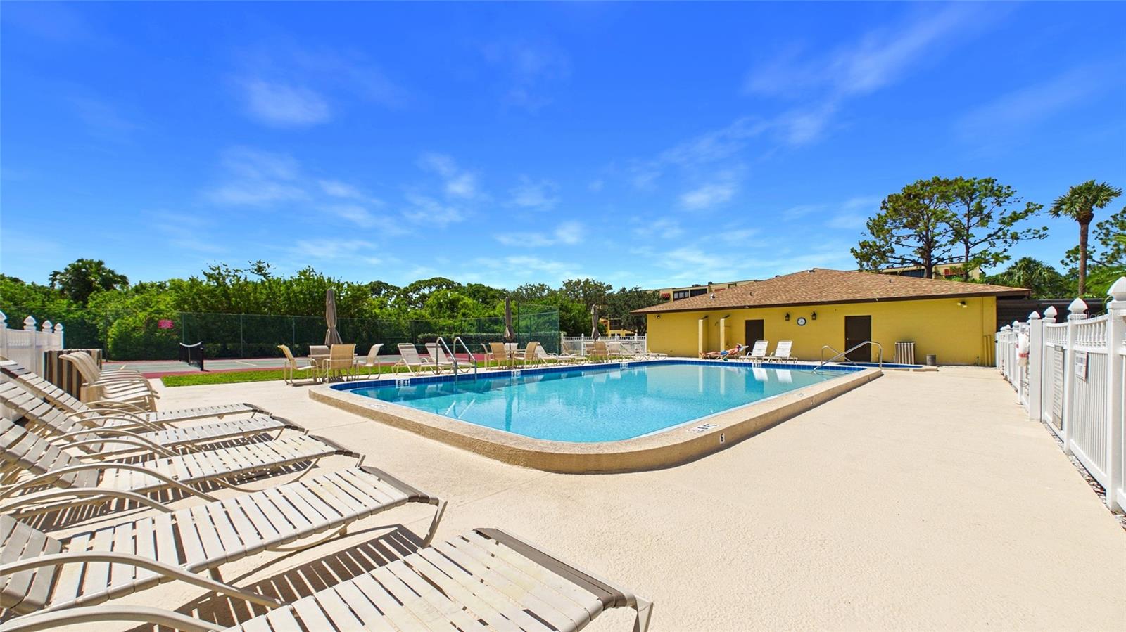 6000 PARK PLACE CONDO - Residential