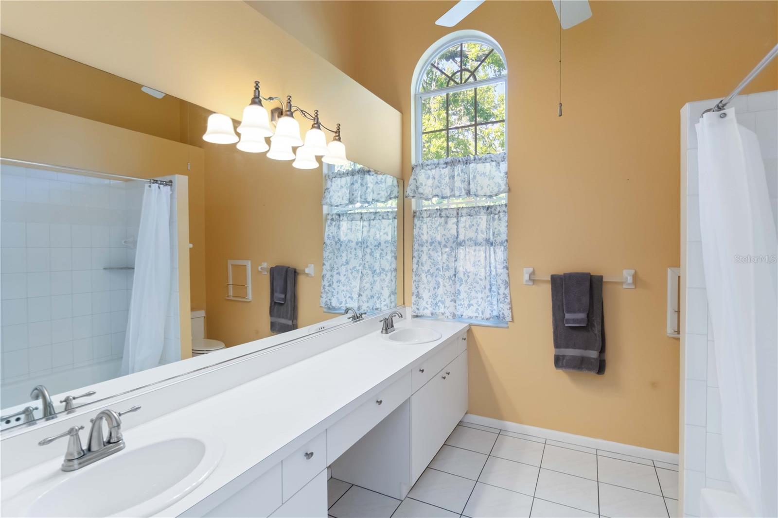 ARBOR OAKS SUB PH 2 - Residential